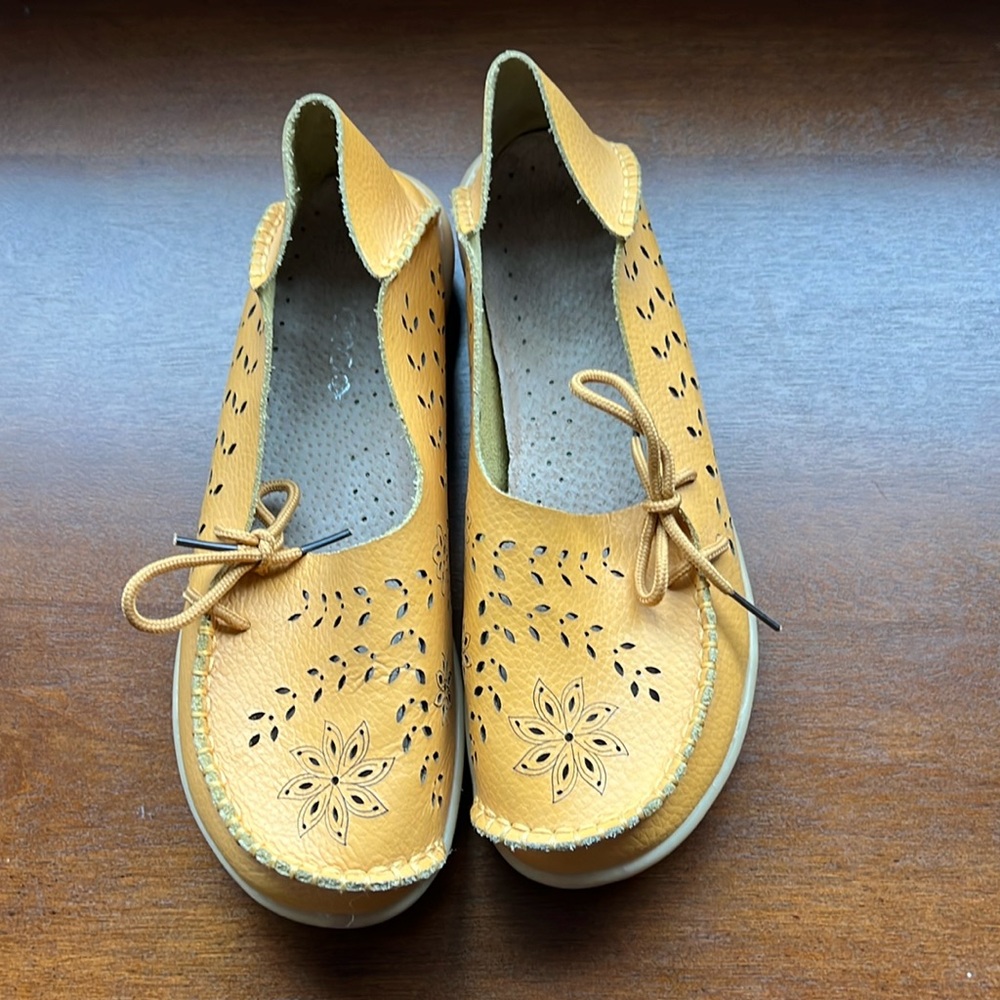 Socofy Ladies moccasins Sz. 8.5